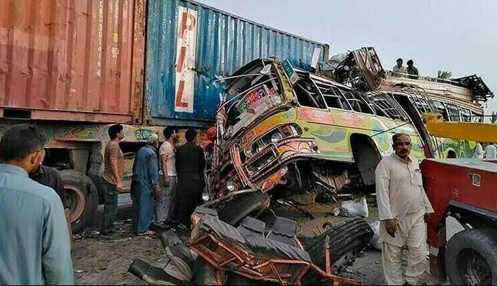 تصادف مرگبار در پاکستان جان ۱۱ نفر را گرفت