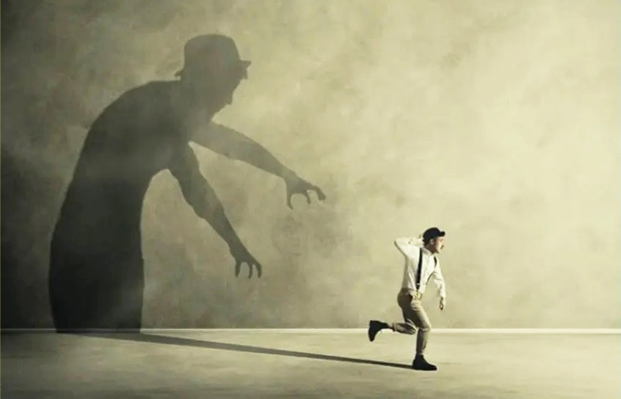 بررسی روان شناختی اختلال پارانویا، ویژگی‌ها و ریشه‌های آن