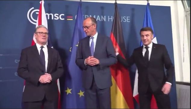 نادیده‌گرفتن عمدی ماکرون توسط صدراعظم آلمان!