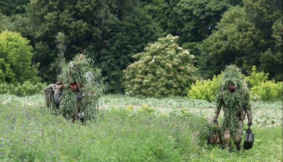 سربازان اوکراینی نظامیان آلمانی را آموزش می‌دهند