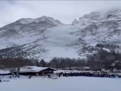 سقوط بهمن در پیست اسکی ایتالیا با ۳ کشته