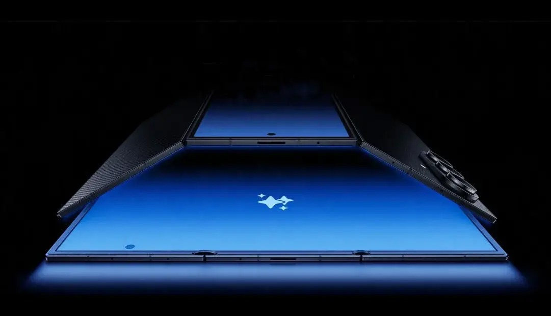 اولین گزارش‌ها از مشکلات نمایشگر داخلی گلکسی زد ترای‌فولد