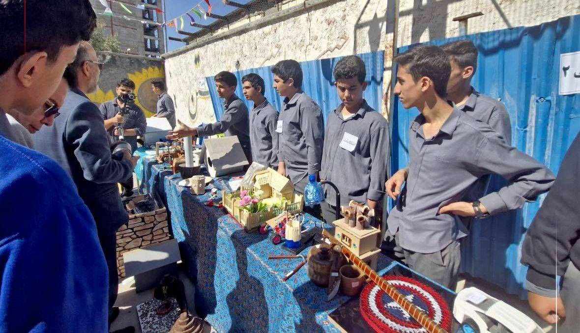 آزادی ۲ زندانی با پول توجیبی دانش آموزان