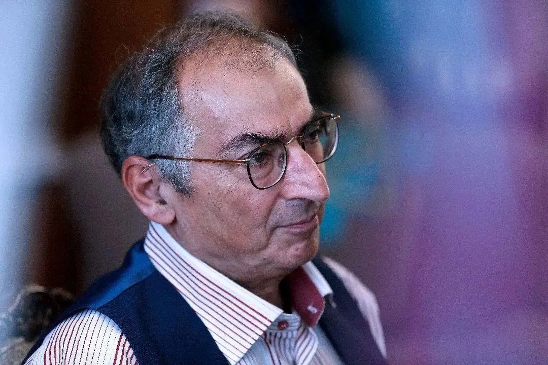 زیباکلام: چه کردیم در این ۴۷ سال با نسلهای جوان‌مان که دانشگاه برای پهلوی شعار می‌دهد؟/ حتی در خواب هم تصورش را نمی کردم