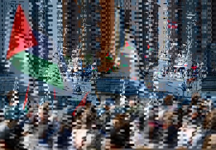 حرکت ناوگان های آزادی و صمود با بیش از ۱۰۰ کشتی و قایق به سمت غزه