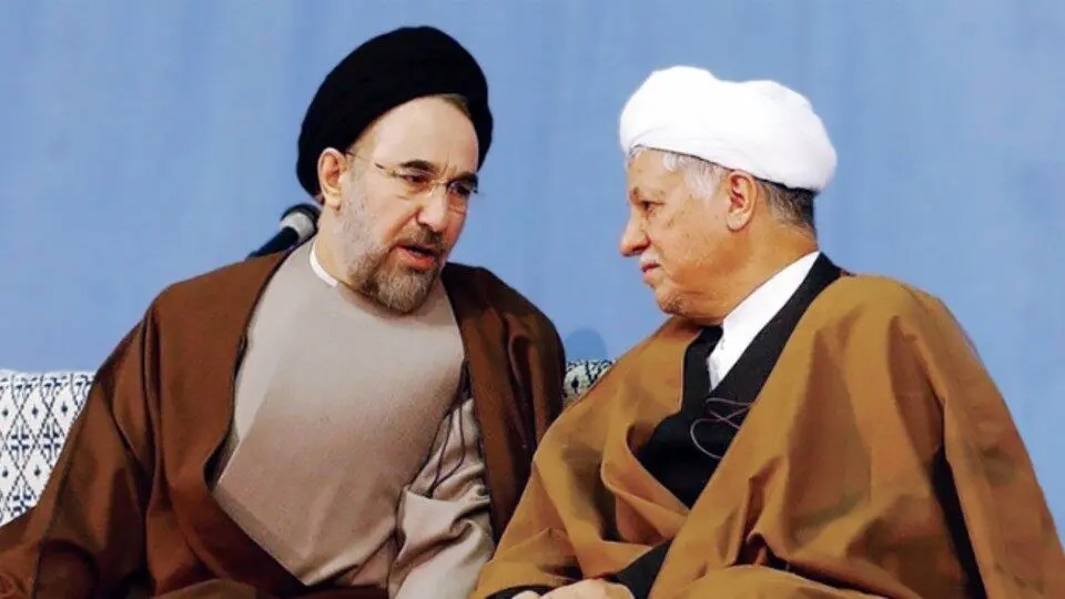 ۲ پسر مرحوم هاشمی رفسنجانی در مراسم ترحیم خواهر سیدمحمد خاتمی
