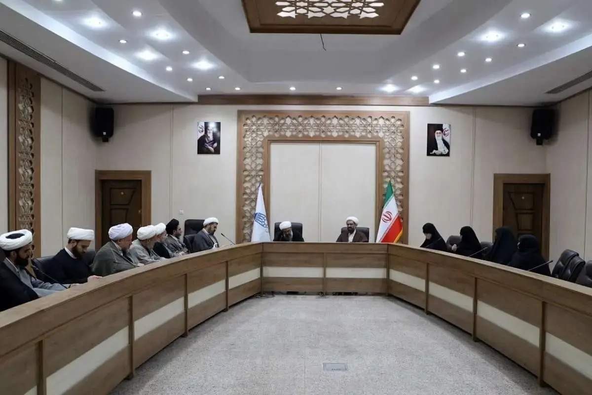 از قرارگاه بلاغ مبین که در جنگ ۱۲ روزه تشکیل شد، چه می‌دانیم؟/ حدودا ۶۰ هزار مبلغ این قرارگاه در تجمعات میادین حضور دارند/ قرارگاهی برای تبلیغ، تبیین، اعزام مبلغ و «کمک به تاب‌آوری ملت»
