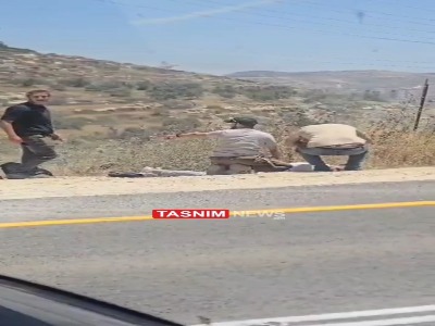 تصاویری از حمله شهرک‌نشینان صهیونیست به یک جوان فلسطینی