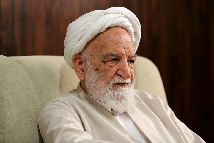 انتقاد آیت الله مسعودی خمینی از مخالفان مذاکره با آمریکا/ اگر امر نادرستی است، خودتان به خط مقدم بروید/ کدام انسان عاقلی می‌گوید جنگ امر مطلوبی است؟