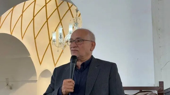 برخی به اسم دفاع از نظام دقیقاً در زمین نتانیاهو بازی می‌کنند