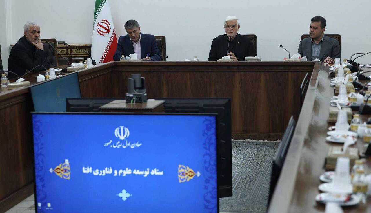 عارف: ارتقای امنیت سایبری باید در اولویت باشد