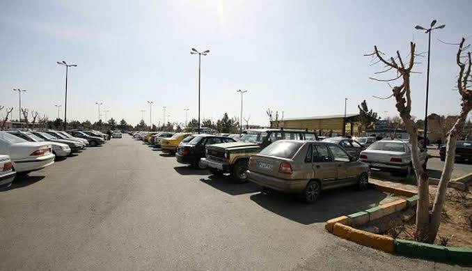 پارکینگ‌های ورودی تهران آماده پذیرش خودروهای زائران مراسم امام شهید