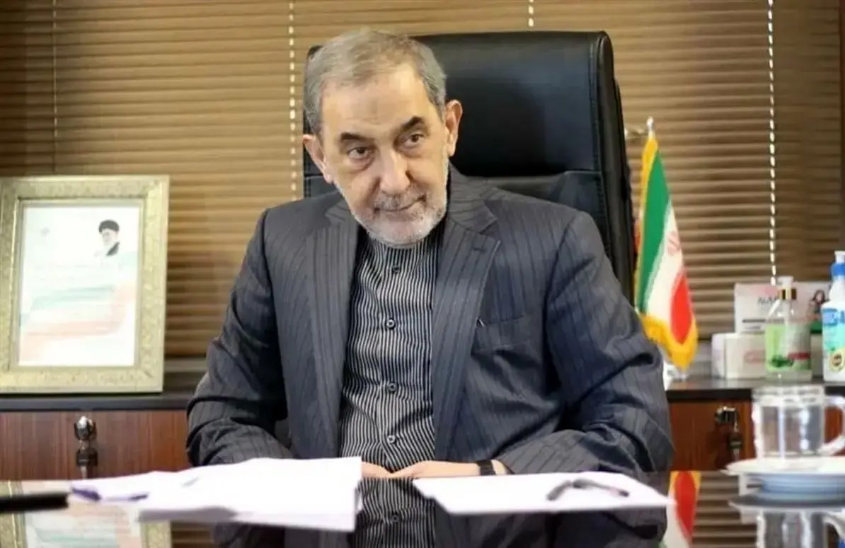 انتقاد رئیس دفتر خاتمی در دوران ریاست جمهوری به موضع ولایتی درباره‌ عراق/ فاز اطلاعات تاریخی گرفته، جوری که گویا مشکلات یزید و عاشورا و توابین و مختار را باید نخست وزیر عراق جواب بدهد