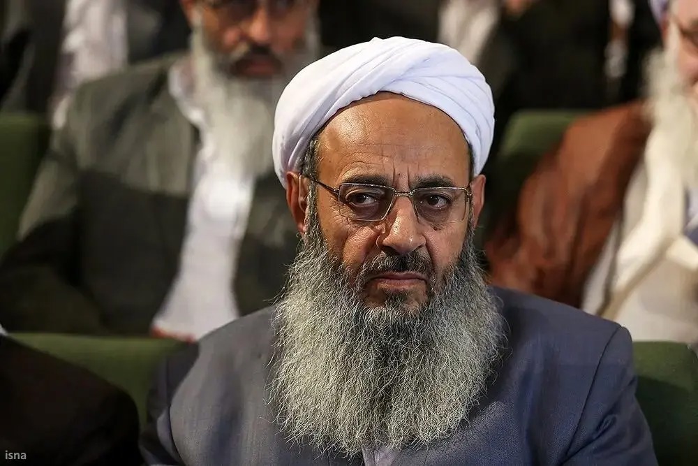 شماری از علما، استادان حوزه و کارگران مسجد مکی با عنوان «اتباع» بازداشت یا رد مرز شده‌اند/ خوب می‌دانیم این موضوع مربوط به اتباع نیست، بلکه تسویه‌حساب و فشار سیاسی‌ است/ اگر جلوی تندروها گرفته نشود، خدا می‌داند کشور و ملت با چه سرنوشت سختی مواجه خواهند شد