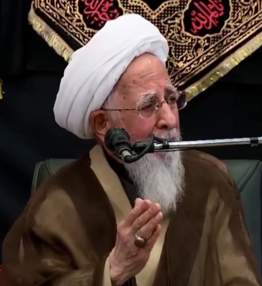 آیت‌الله جوادی آملی: هیچ فکر می‌کردیم که ما دو ابرقدرت را چُماله کنیم؟ (درهم بکوبیم؟)