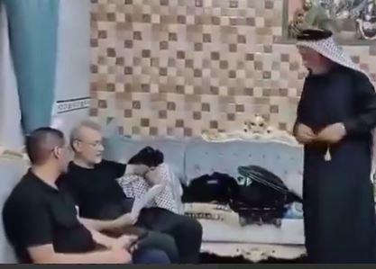 حضور بی‌تشریفات شهید علی لاریجانی در پیاده‌روی اربعین