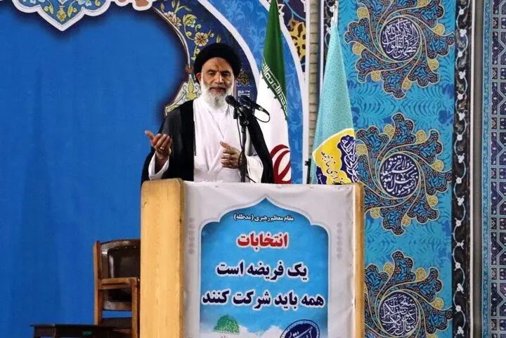 با افزایش برد موشک هایمان به ۱۵ هزار کیلومتر می خواهیم عمق آمریکا را هدف قرار دهیم/ مردم آمریکا نیز موشک خوردن را ببینند و بدانند که به خاک و خون کشیده شدن یعنی چه