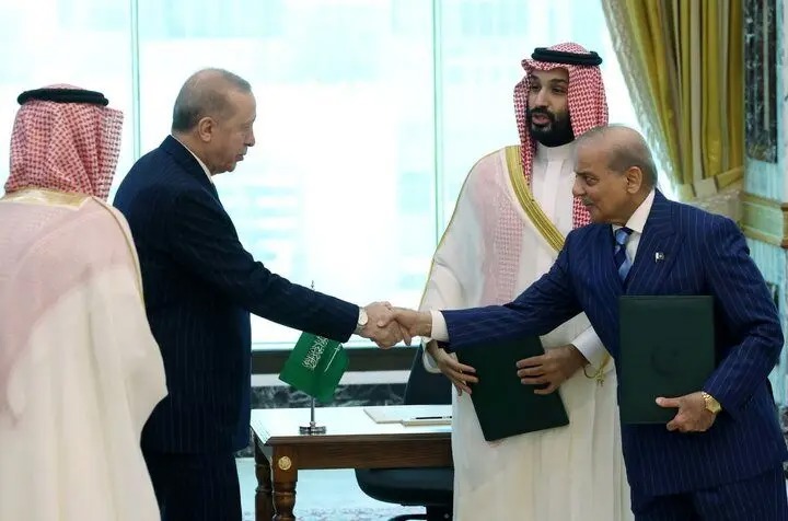 هشدار زیدآبادی درباره ادبیات خطرناک روزنامه کیهان پیرامون «توافق مکه»/ به طور دقیق و دربست در خدمت جناح راست افراطی اسرائیل است