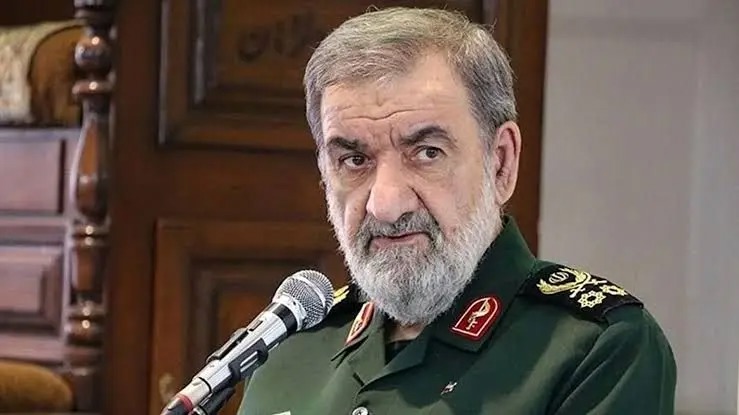 محسن رضایی در پیامی به رهبر انقلاب: تمام توانم را برای افزایش قدرت ایران به کار می‌برم/ ایران در برابر هیچ تهدیدی از حقوق و منافع ملت خود عقب‌نشینی نخواهد کرد