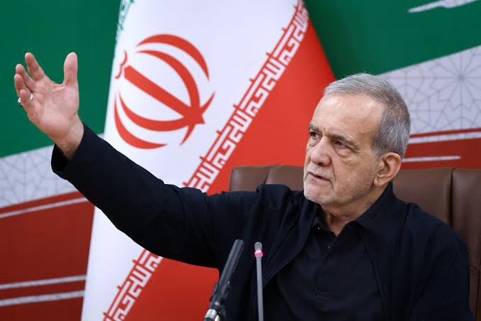 پزشکیان: کسانی که دشمن را به تهاجم به ایران دعوت می‌کنند ایرانی نیستند | آخرین خبر