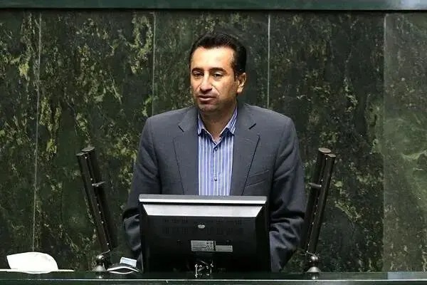 انتقاد از پلیس به خاطر تعلل در صدور گواهینامه موتورسیکلت زنان: صدور گواهینامه زنان یک مطالبه عمومی است