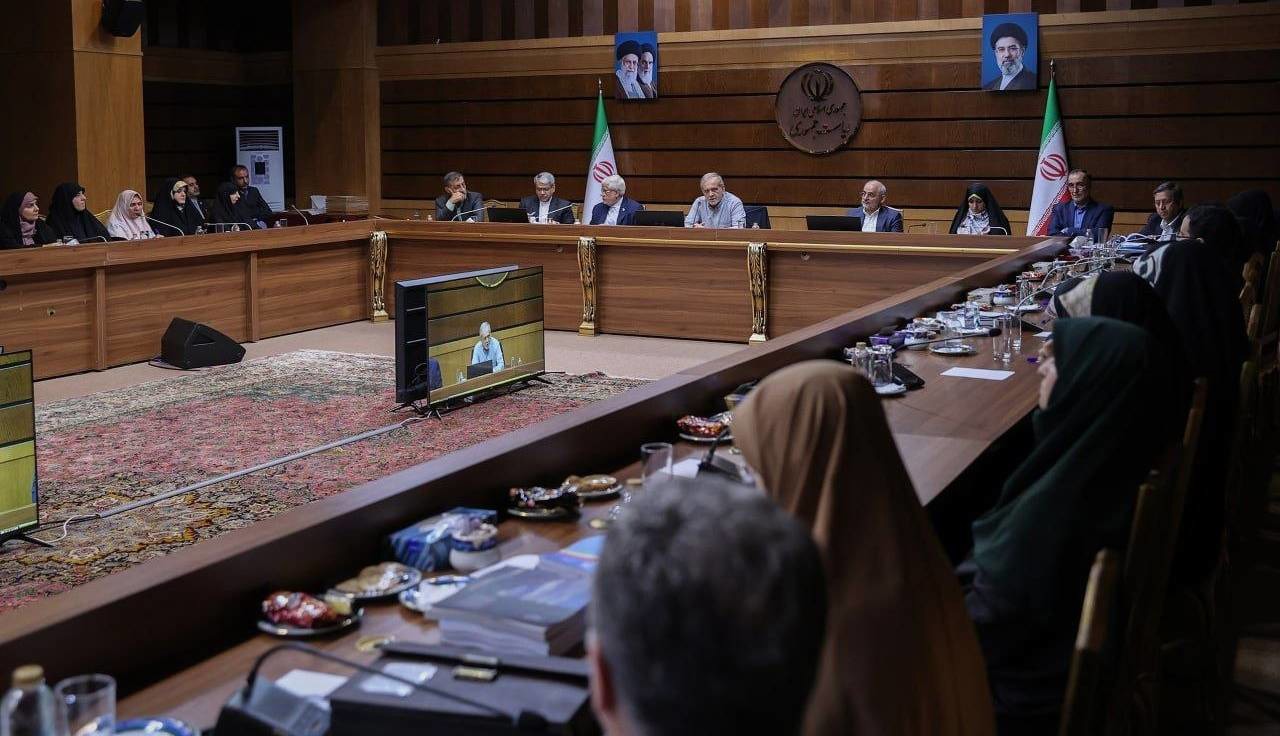پزشکیان: برای رفع نیازهای جامعه فراتر از دیدگاه‌های سیاسی عمل می‌کنیم | آخرین خبر