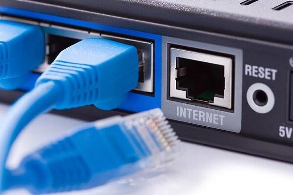 اینترنت ثابت در مسیر عقب‌نشینی