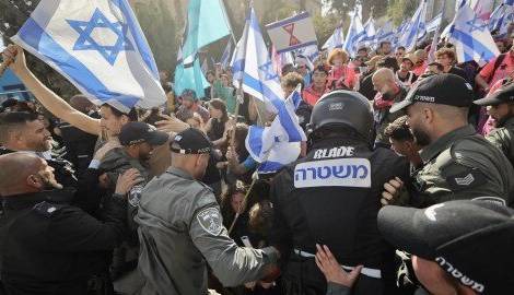 تظاهرات صهیونیست‌ها علیه نتانیاهو ادامه دارد