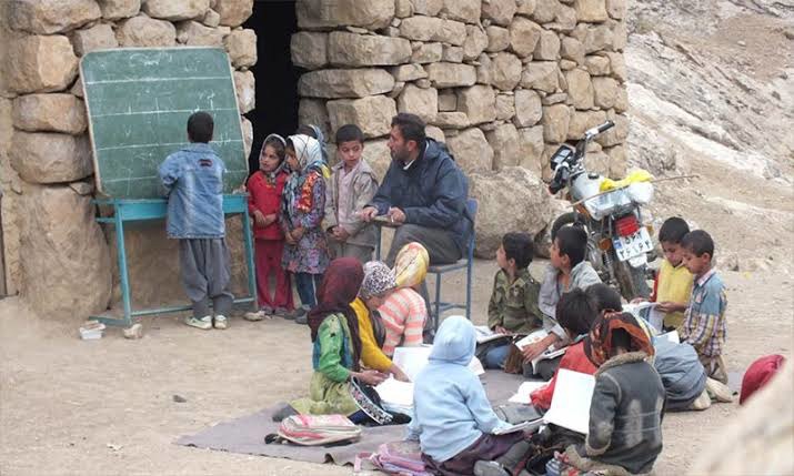 وزیر آموزش وپرورش: مدارس کانکسی و سنگی با همت دولت برچیده خواهند شد