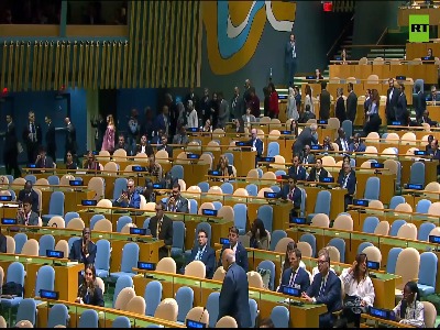 توهین نتانیاهو به سران کشورها؛ اگر بزدل‌های دیگری در سالن باقی مانده‌اند، همین حالا خارج شوند