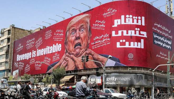 انتقاد کیهان از موضع پزشکیان: ترامپ باید کشته شود