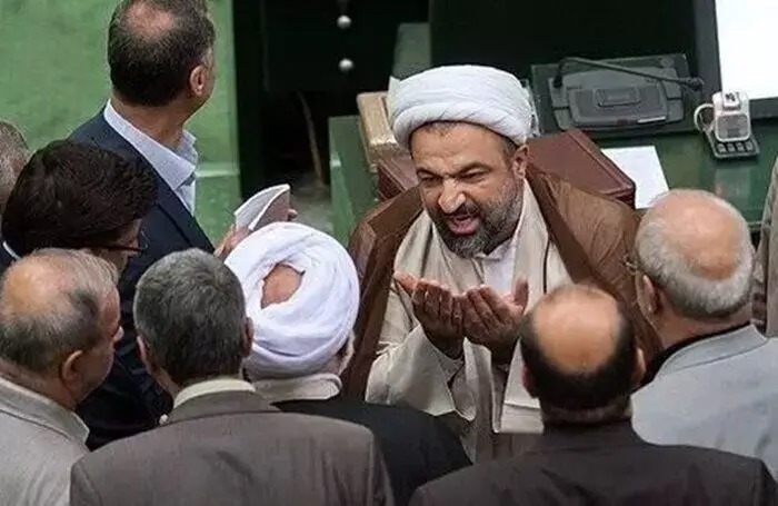 واکنش روزنامه جمهوری اسلامی به مدافعان حمیدرسایی :قهرمان سازی از یک مجرم، پرده از چهره مدعیان قانونگرایی برداشت
