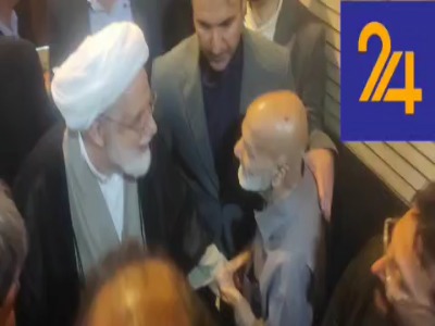 حضور مهدی کروبی و استقبال مردم در مراسم ختم احمد ناطق نوری