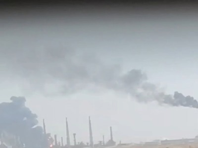 تداوم آتش سوزی در پالایشگاه «آرامکو» در ریاض درنتیجه حملات یمن