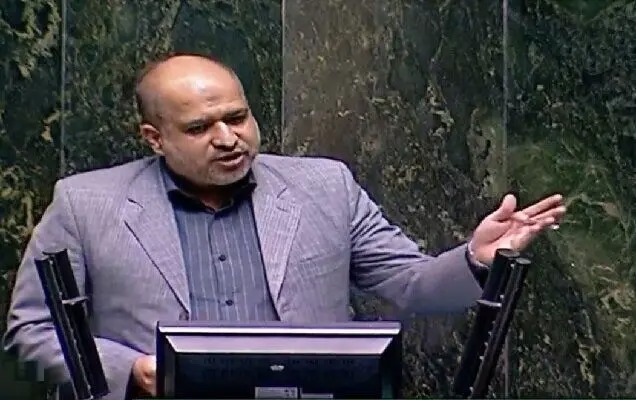 خضریان: ملت ایران ترامپ را ناچار به تسلیم خواهد کرد/ دولت آرایش جنگی متناسب با تهدیدات دشمن را ندارد
