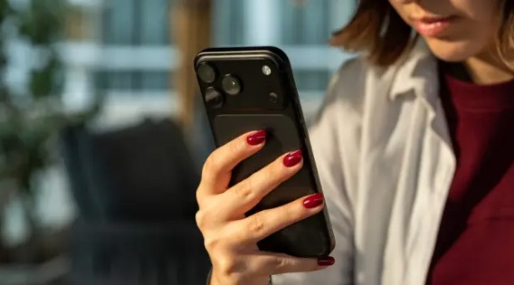 مشکل آنتن آیفون ۱۸ پرو مکس؛ اپل همچنان دلیل اصلی را اعلام نکرده است