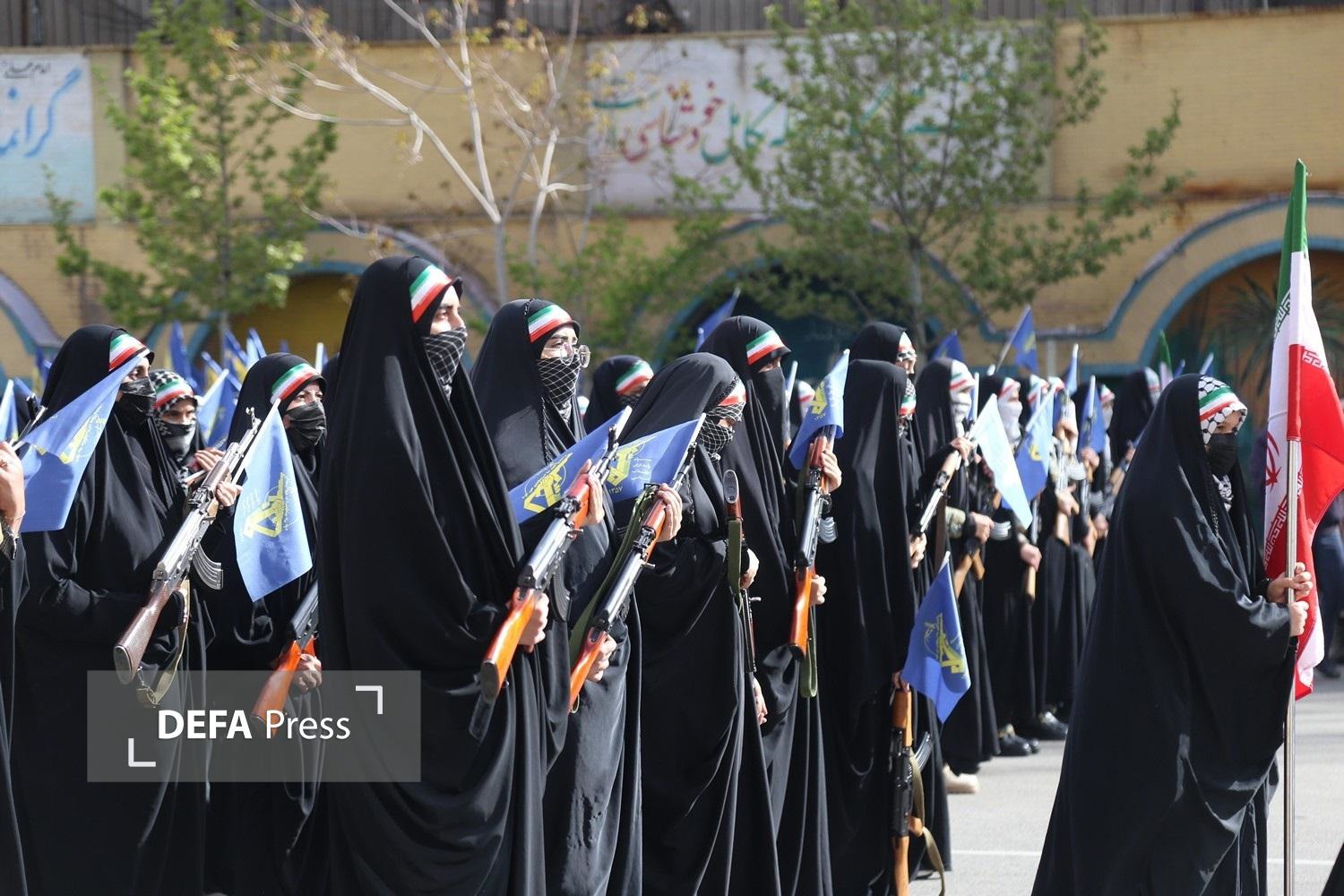 آموزش نظامی بانوان جان‌فدا
