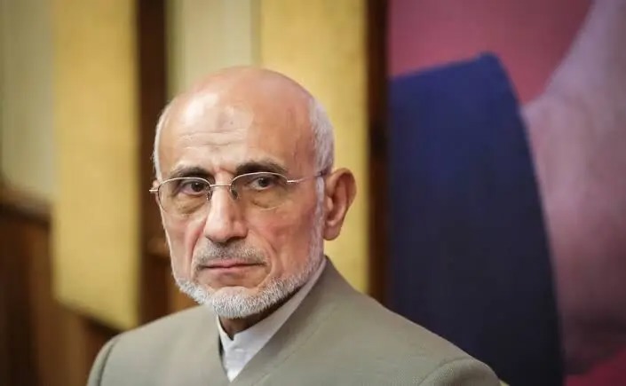 تیبا با خودروهای خارجی قابلیت رقابت دارد!/ لگن بودن خودروها مغلطه است!/ با میرحسین موسوی رابطه‌ام خیلی صمیمانه نبود/ من چوب آزادی ای را خوردم که به ناشران دادم/ چه کسی گفته نفت مال مردم است؟