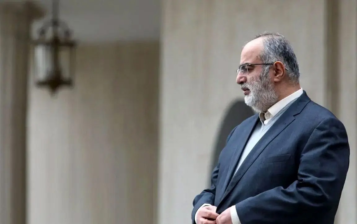 حسام‌الدین آشنا: راننده تاکسی بازنشسته سپاه گفت شما آنقدر نامردید که از لج شما می گویم رضا پهلوی تا بسوزید/ ویدئو