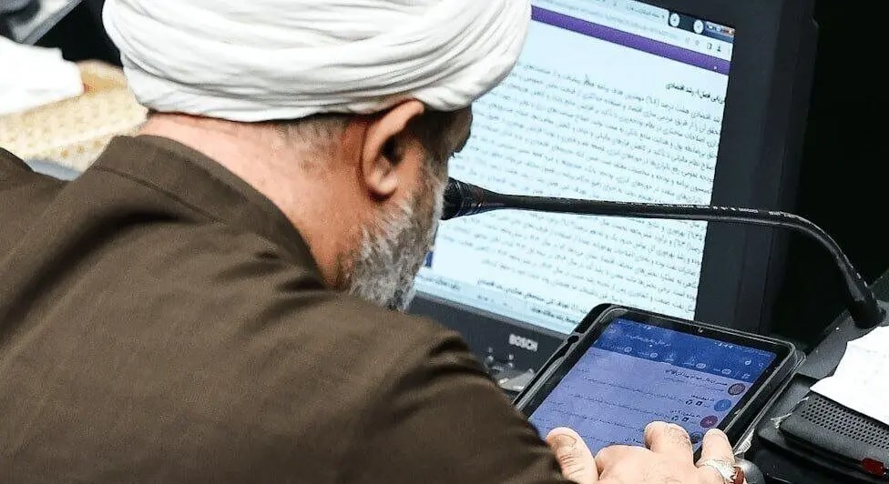 کانال تلگرامی حمید رسایی فعال است؛ حواشی پایان نیافتنی نماینده زندانی حتی در حبس